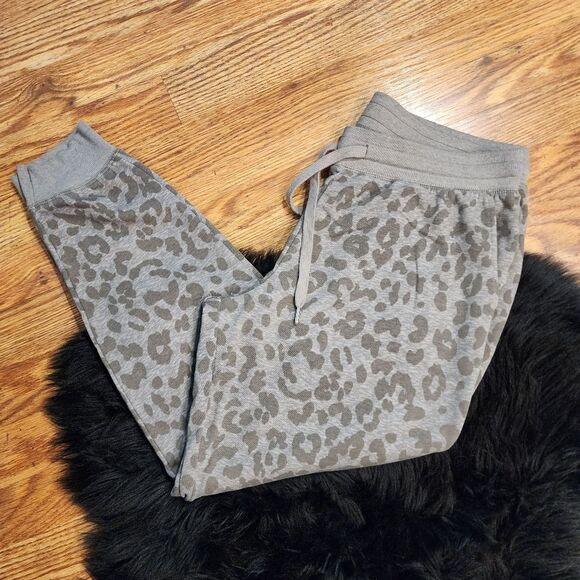 Leopard Print Women’s Joggers Size L - Picture 3 of 6